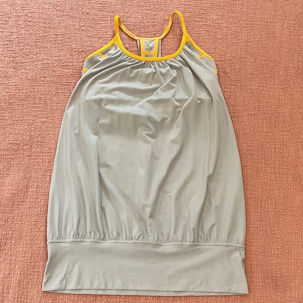 lululemon athletica size 6 Gray and Yellow lilac running / exercise Tank Top